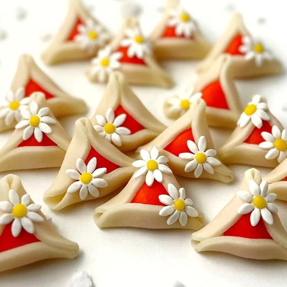 Marzipan Daisy Hamantaschen - Peace Love Light Shop