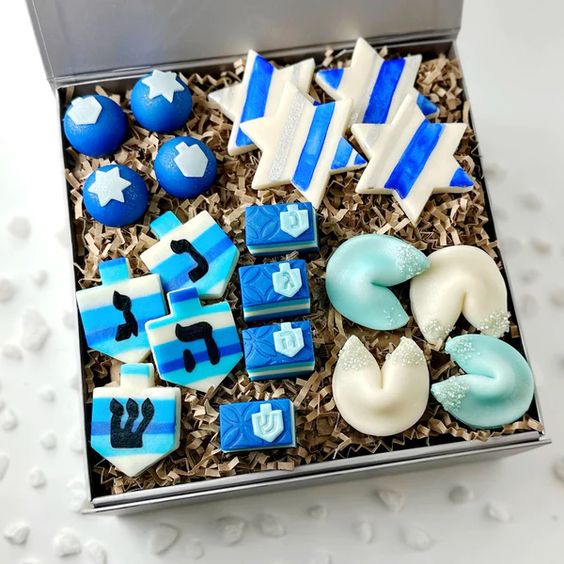 Hanukkah Elegant Gift Basket- Peace Love Light Shop