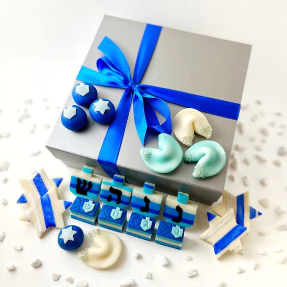 Hanukkah Elegant Gift Basket- Peace Love Light Shop