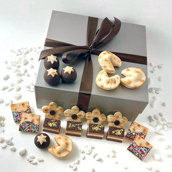 Passover Elegant Gift Basket- Peace Love Light Shop